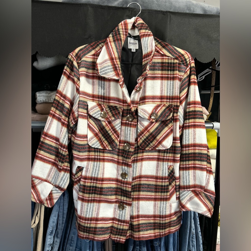 Women’s Oversized Flannel Shacket with pockets.